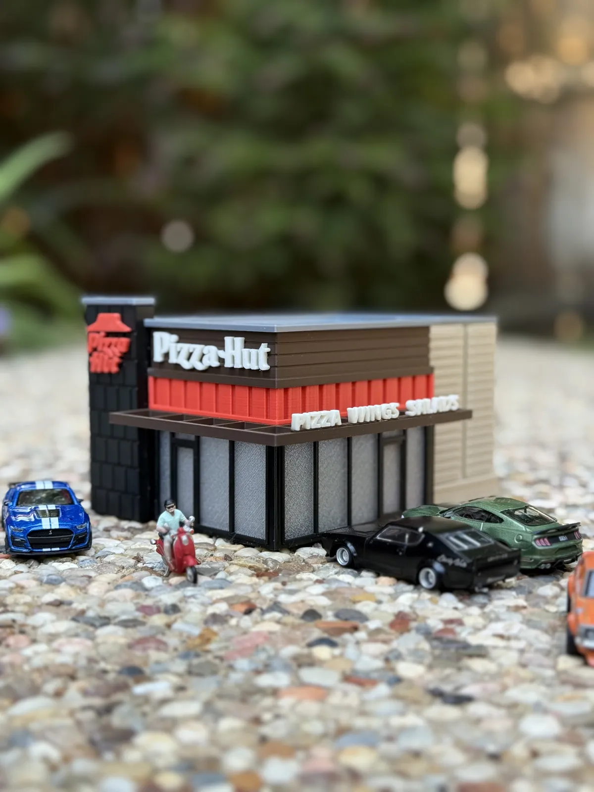 1:64 New Pizza Hut Diorama, photo 4 of 4 - 1:64 New Pizza Hut Diorama Kitchen & Dining
