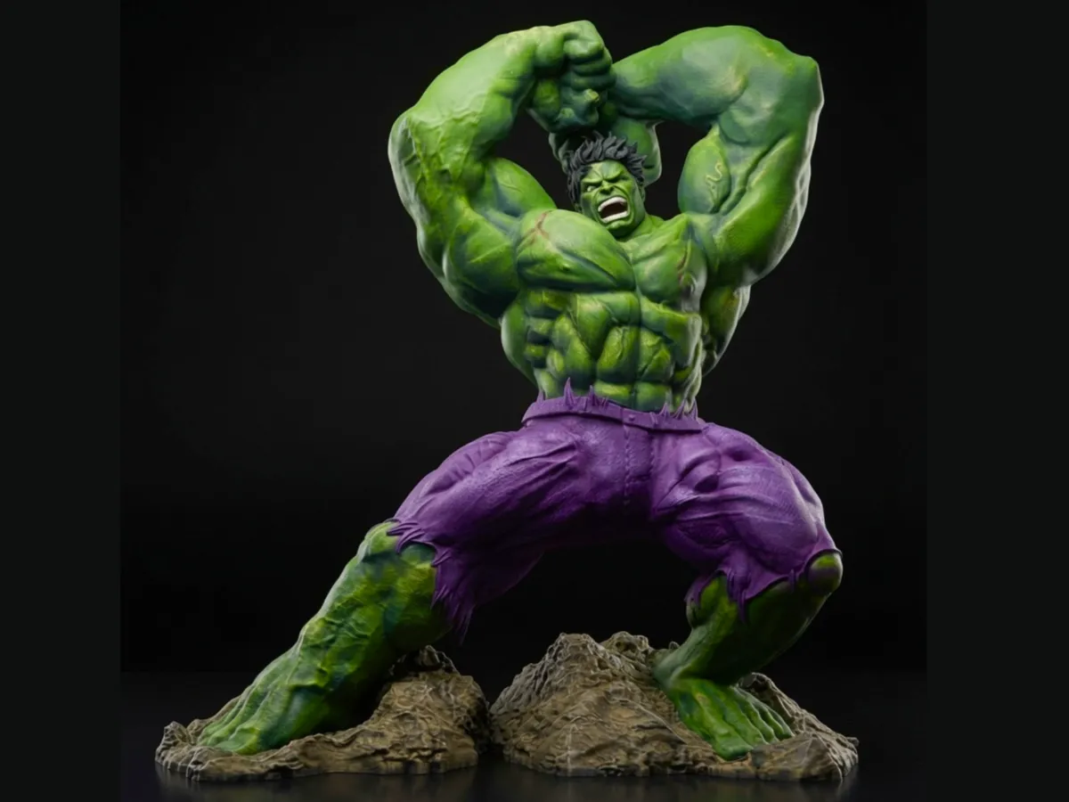Hulk Statue