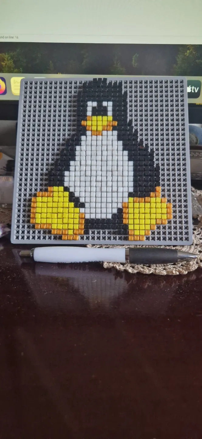 Tux pixel puzzle, photo 2 of 2 - Tux pixel puzzle Generative Art