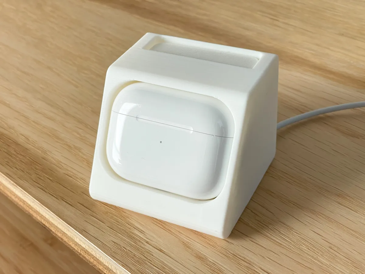 AirPods MagSafe Charging Dock - Electronics, in stock in India