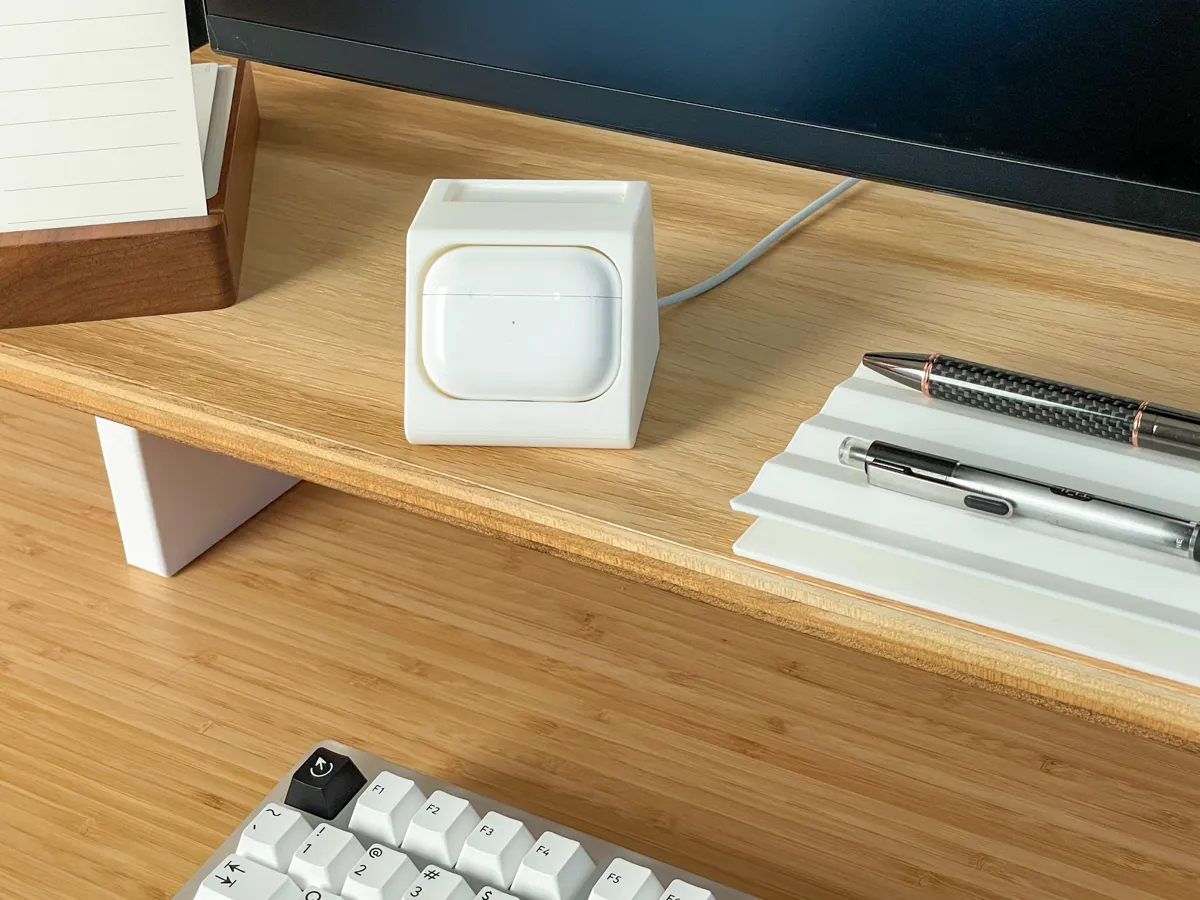 AirPods MagSafe Charging Dock, photo 3 of 4 - AirPods MagSafe Charging Dock Hobby & DIY