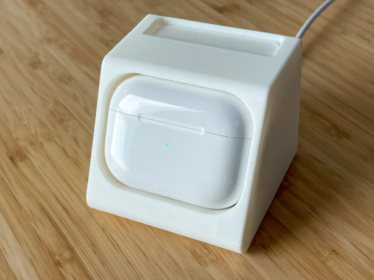 AirPods MagSafe Charging Dock, photo 4 of 4 - AirPods MagSafe Charging Dock Hobby & DIY