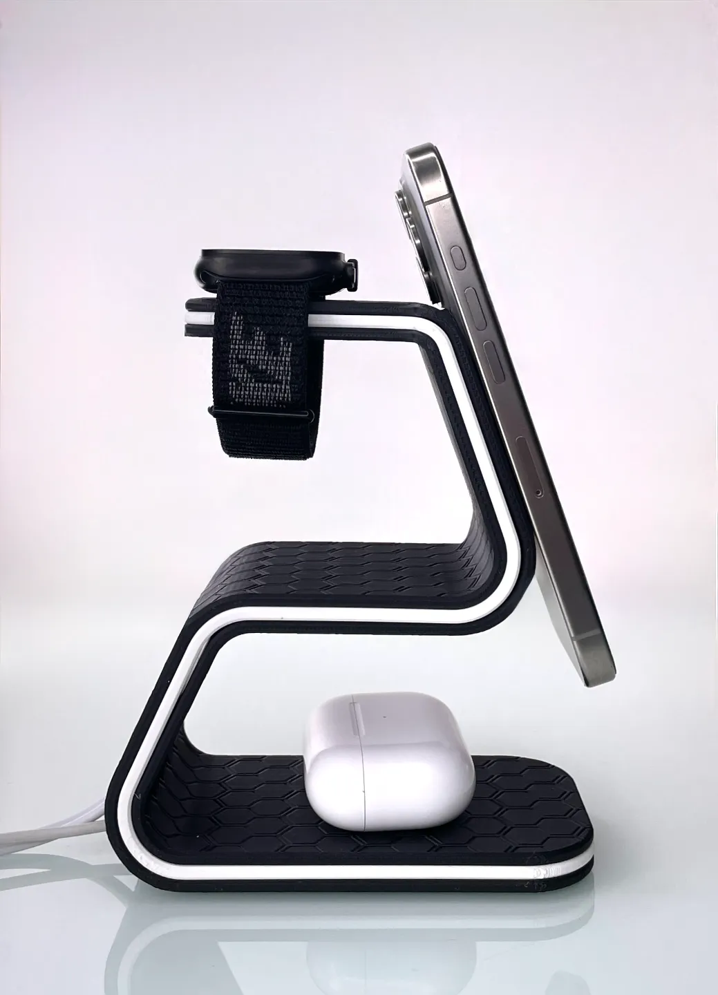 Apple MagSafe 3-in-1 Charging Stand, photo 3 of 4 - Apple MagSafe 3-in-1 Charging Stand Mobile & Device Accessories
