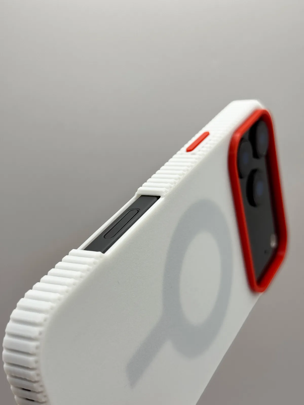 iPhone 17 Pro Max Zigzag Case, photo 3 of 4 - iPhone 17 Pro Max Zigzag Case Mobile & Device Accessories