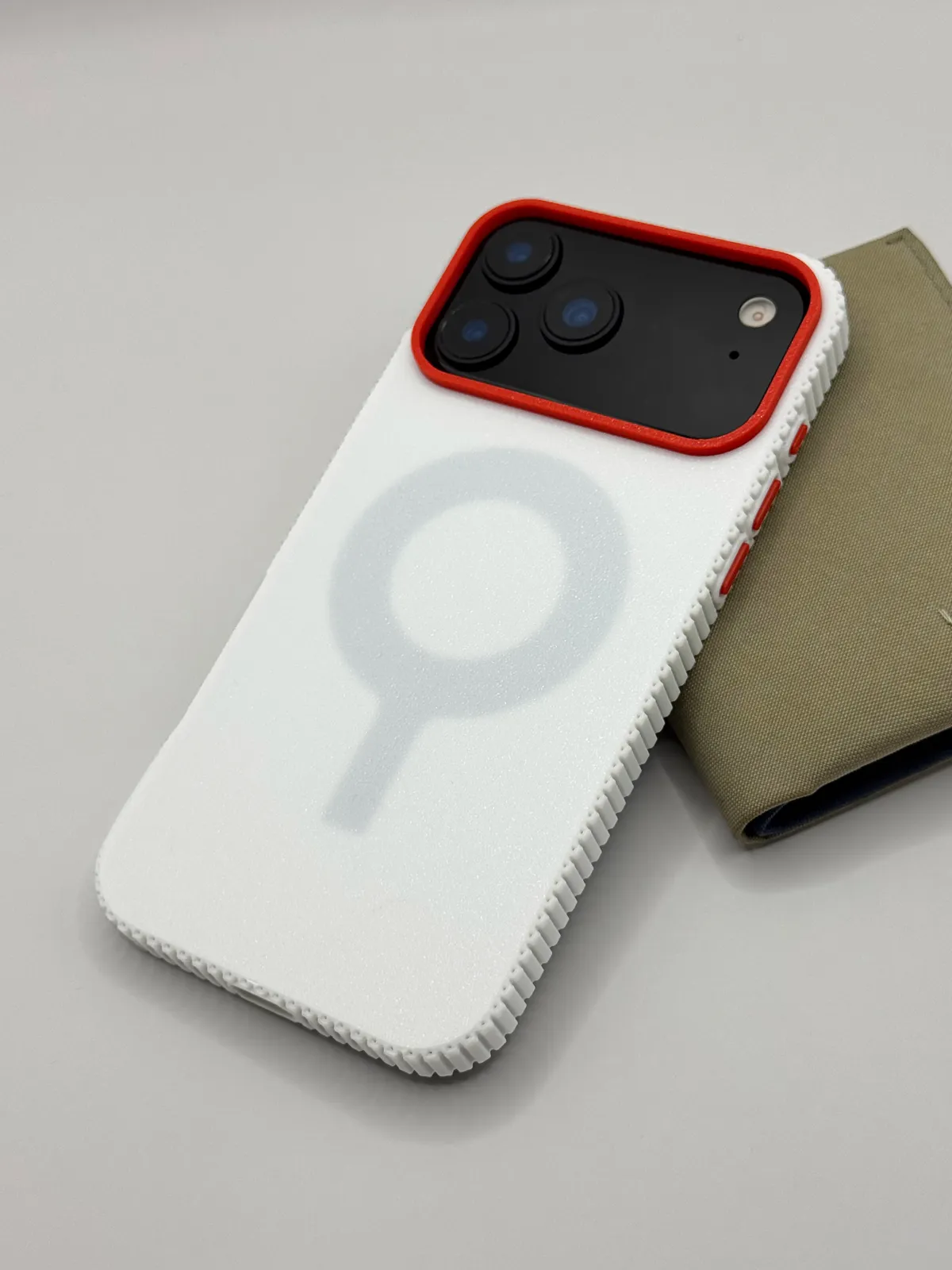 iPhone 17 Pro Max Zigzag Case, photo 4 of 4 - iPhone 17 Pro Max Zigzag Case Mobile & Device Accessories