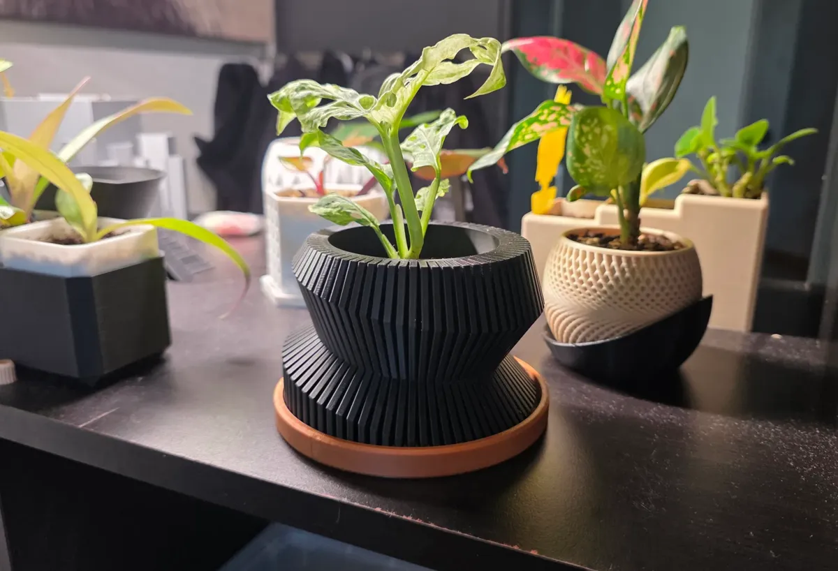 A fluted Planter with Drainage, photo 3 of 4 - A fluted Planter with Drainage Household