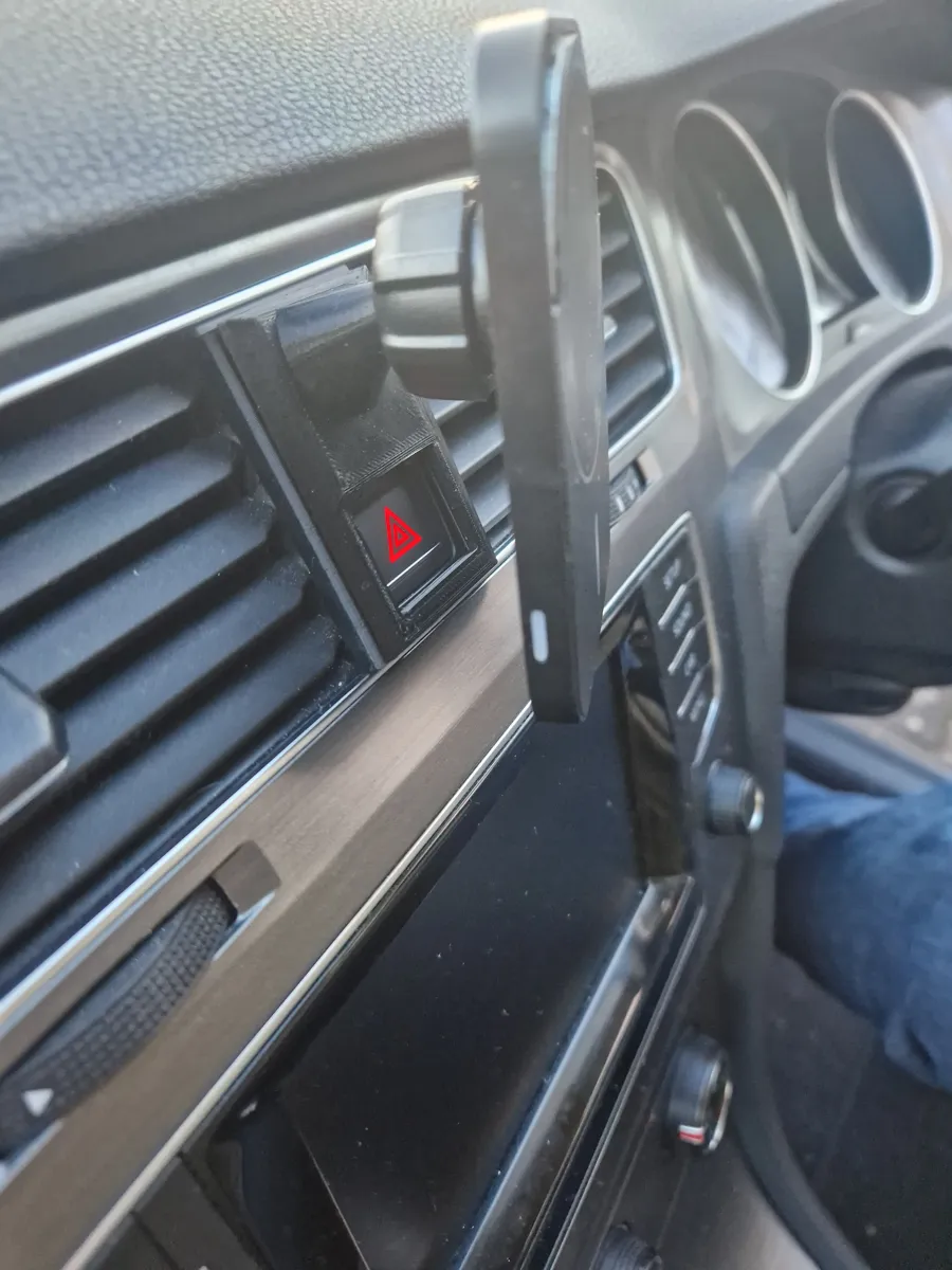 Volkswagen Golf MK7 Phone Dock Mount, photo 3 of 4 - Volkswagen Golf MK7 Phone Dock Mount Hobby & DIY