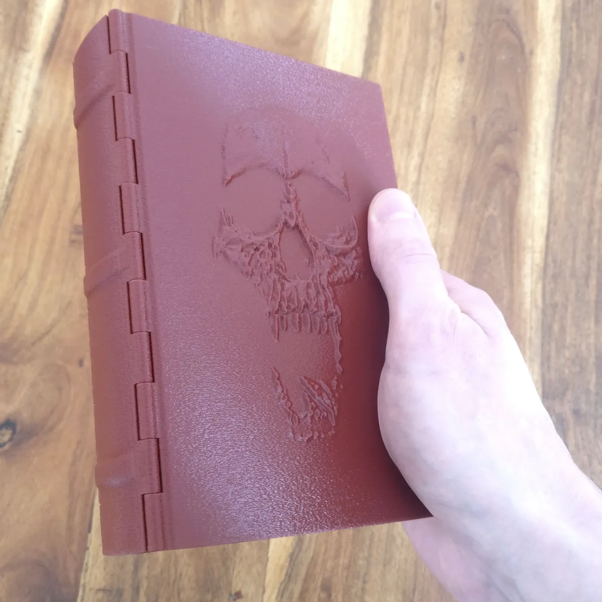 Skull Book storage - Snap close, no magnets needed