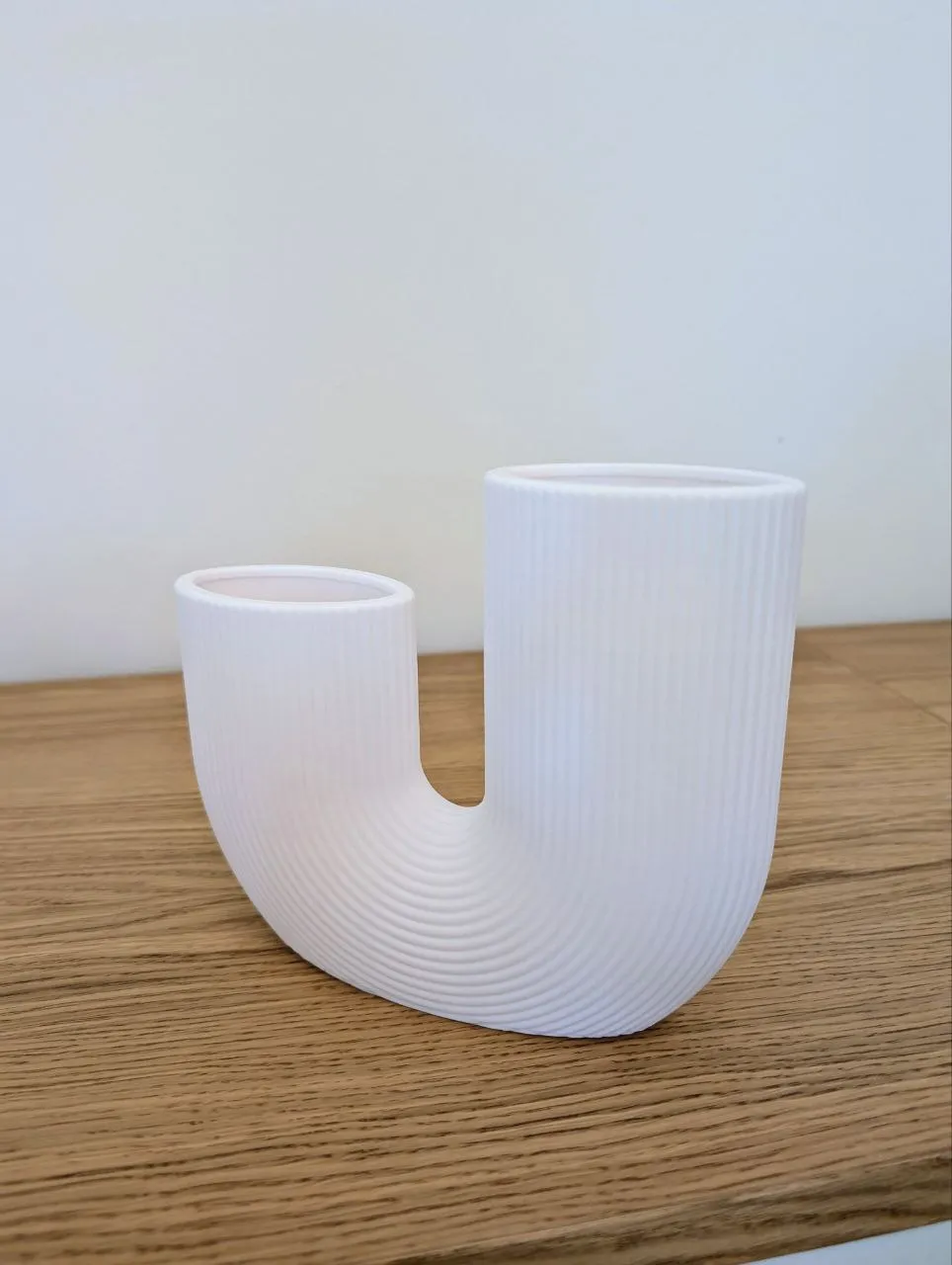 J Vase vintage modern, photo 2 of 4 - J Vase vintage modern Household
