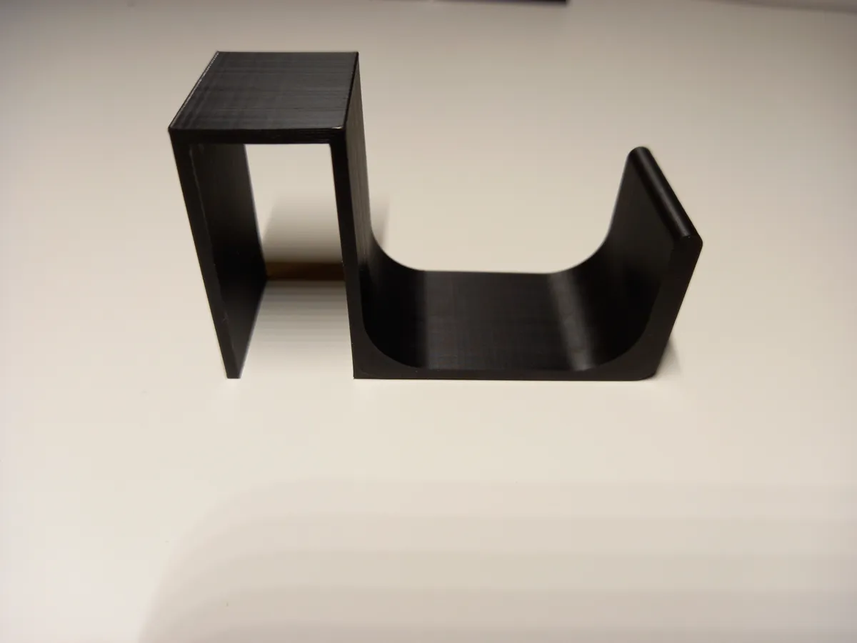 Headphone holder for Micke desk from Ikea, photo 3 of 4 - Headphone holder for Micke desk from Ikea Hobby & DIY
