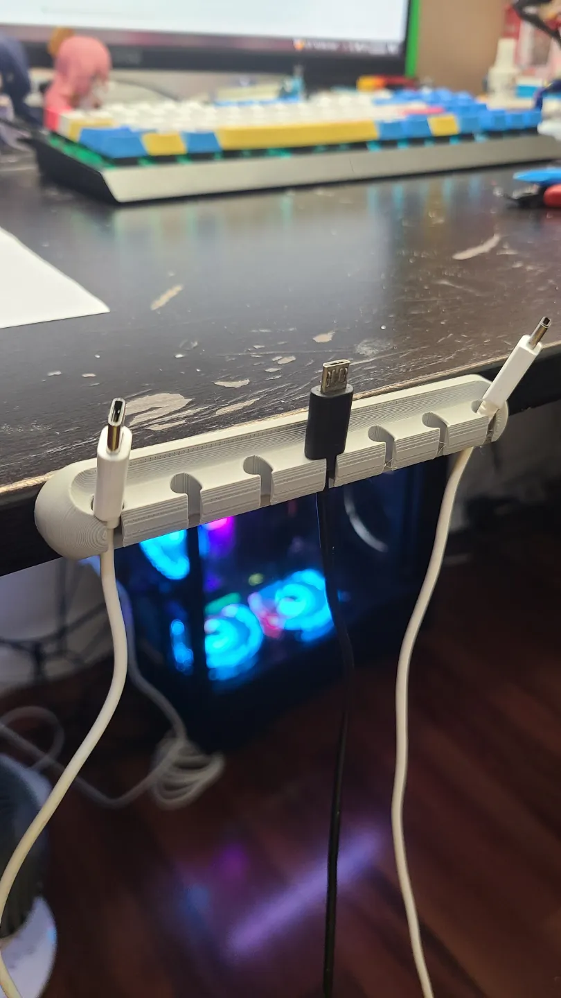 7 clip wire/ cable organizer, photo 2 of 2 - 7 clip wire/ cable organizer Mobile & Device Accessories