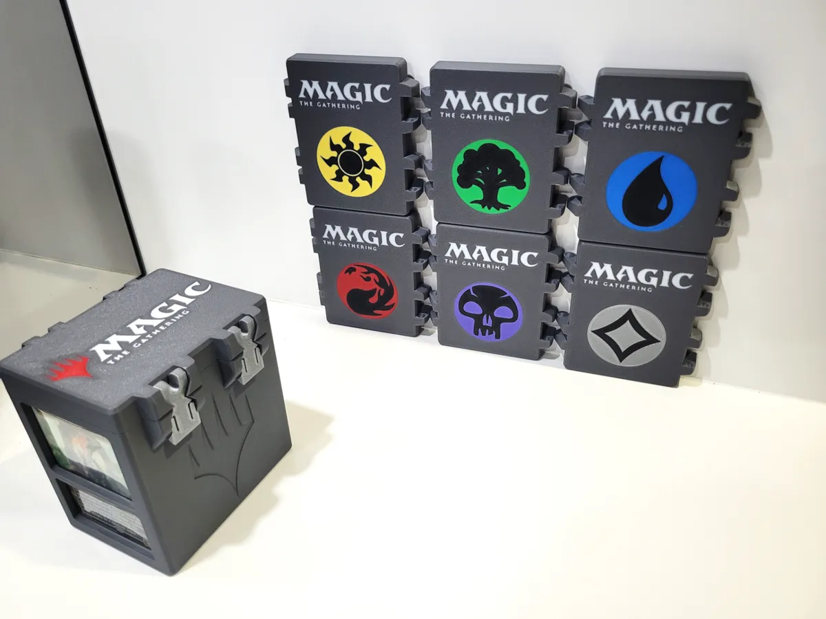 MTG Deck Box Commander Logo Snaplock Secure