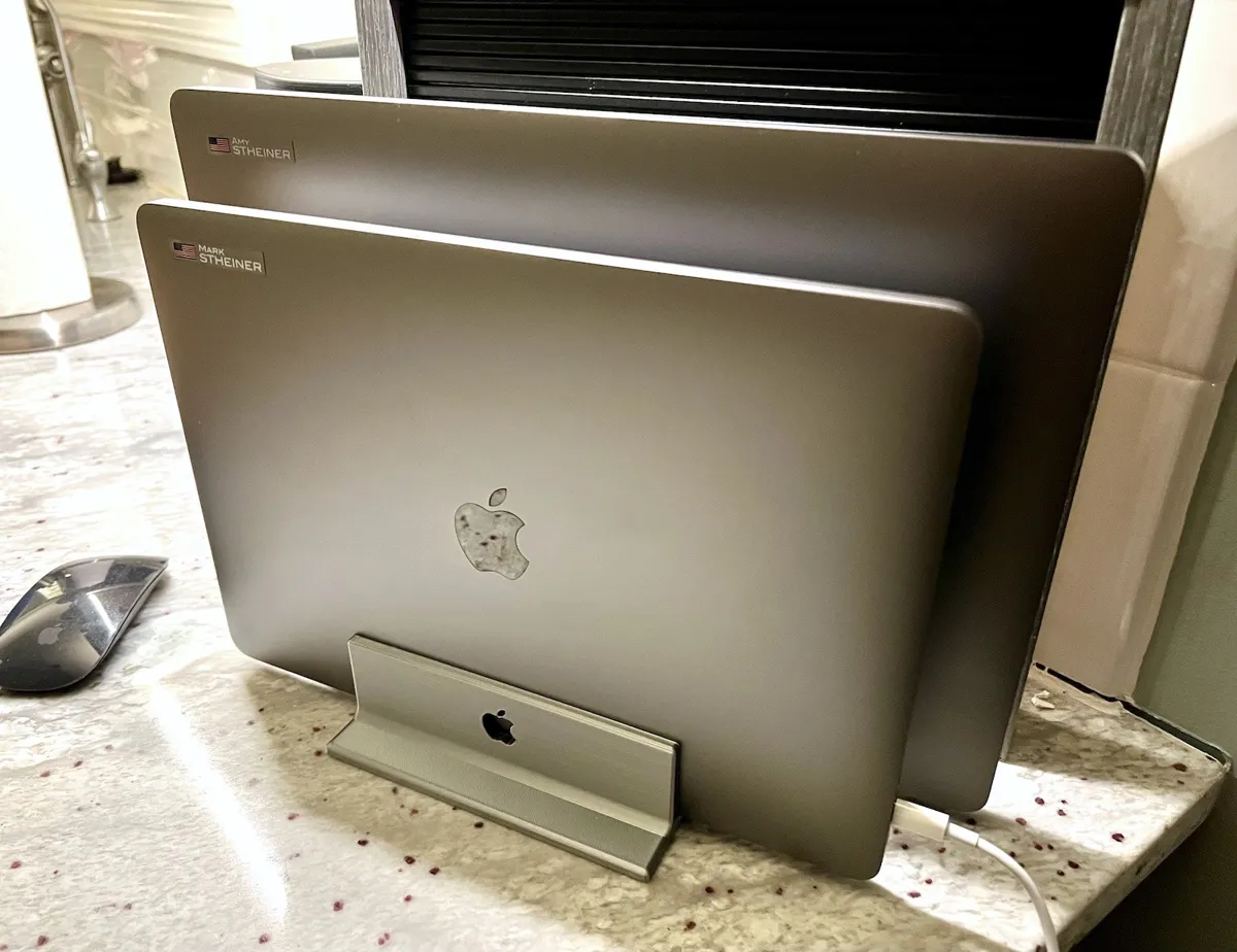 Double MacBook Pro 2020 Vertical Stand - Gadgets, in stock in India