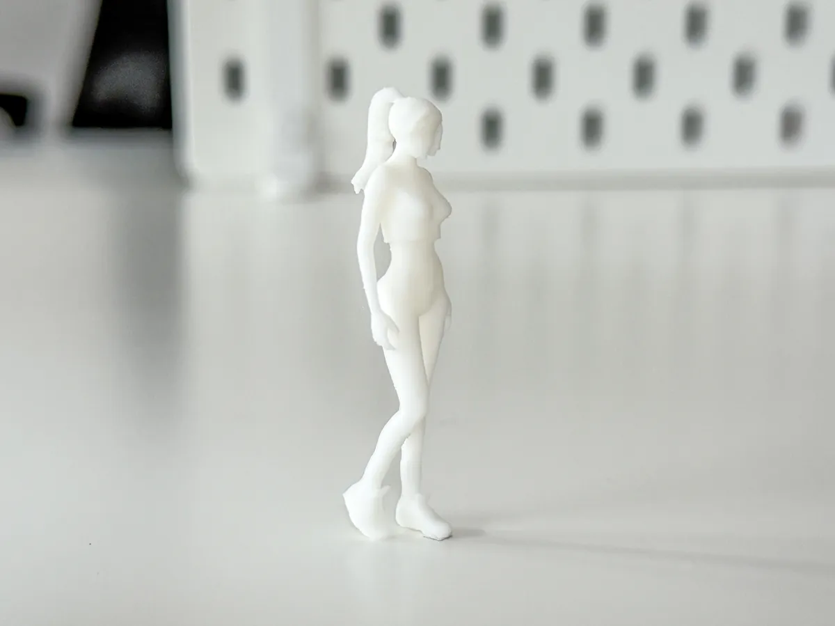Miniature Woman/Fitness Girl for your Diorama