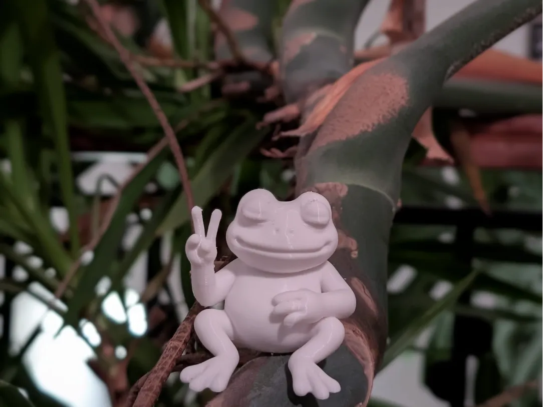 Inner Peace Lazy Frog - Cute Desk Pet Toy