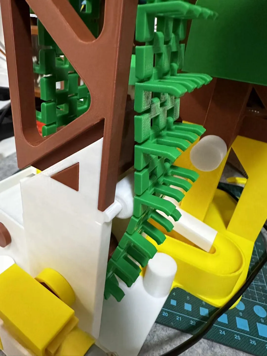 Marble run 003 chain tensioning wheel, photo 2 of 4 - Marble run 003 chain tensioning wheel Toys & Games