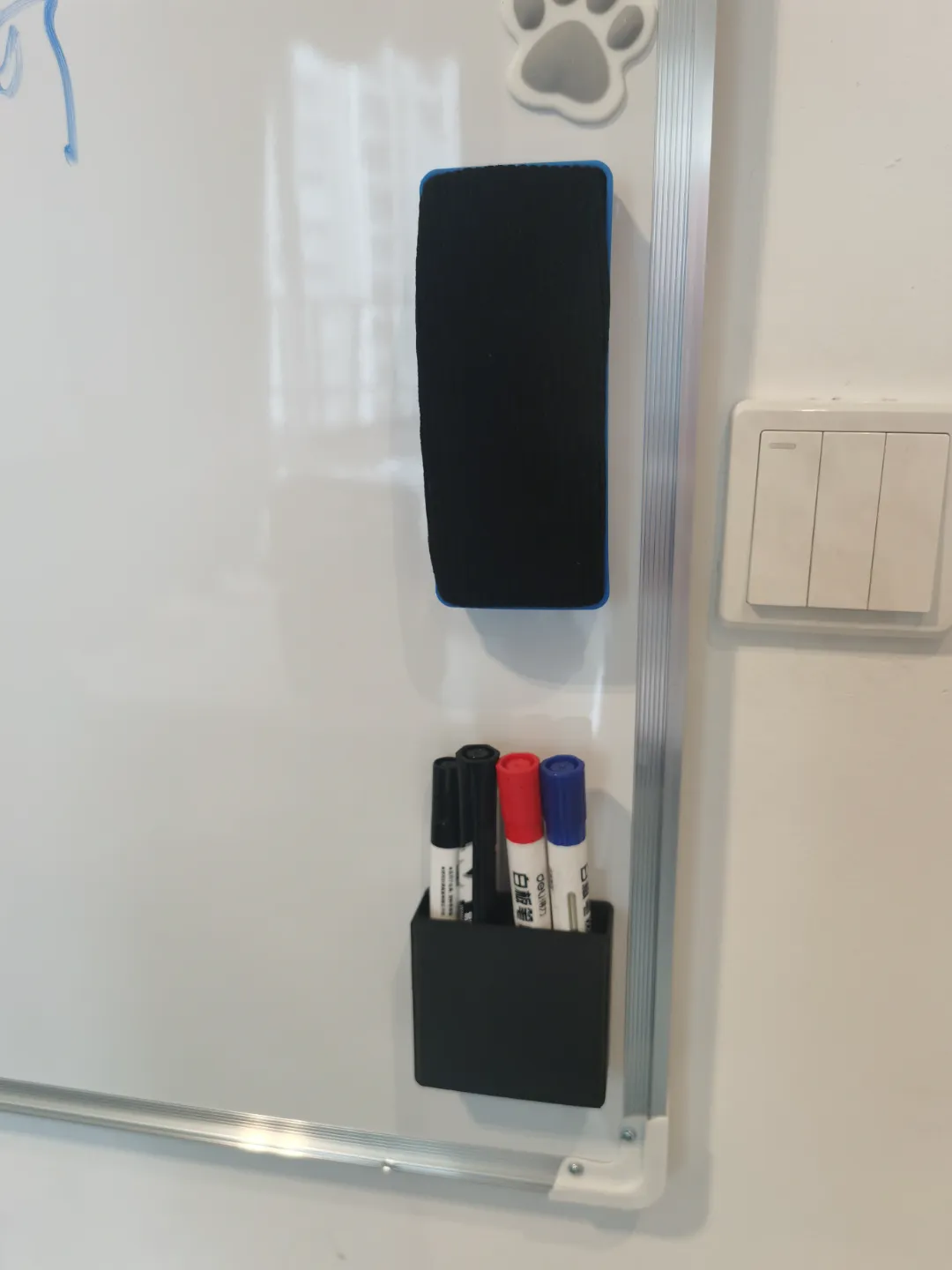 Whiteboard pen holder(4in, magnetic) 4入磁吸白板笔座, photo 3 of 4 - Whiteboard pen holder(4in, magnetic) 4入磁吸白板笔座 Tools