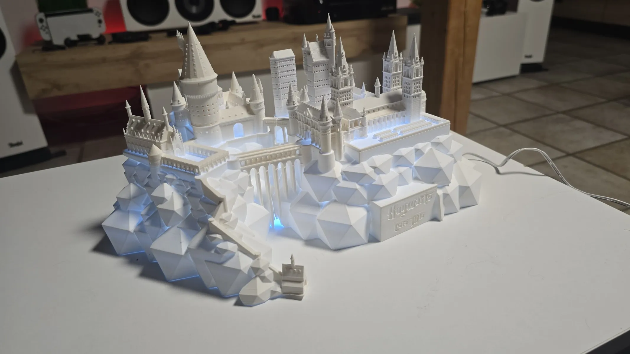 Harry Potter Hogwarts Castle, photo 3 of 3 - Harry Potter Hogwarts Castle Figurines & Collectibles