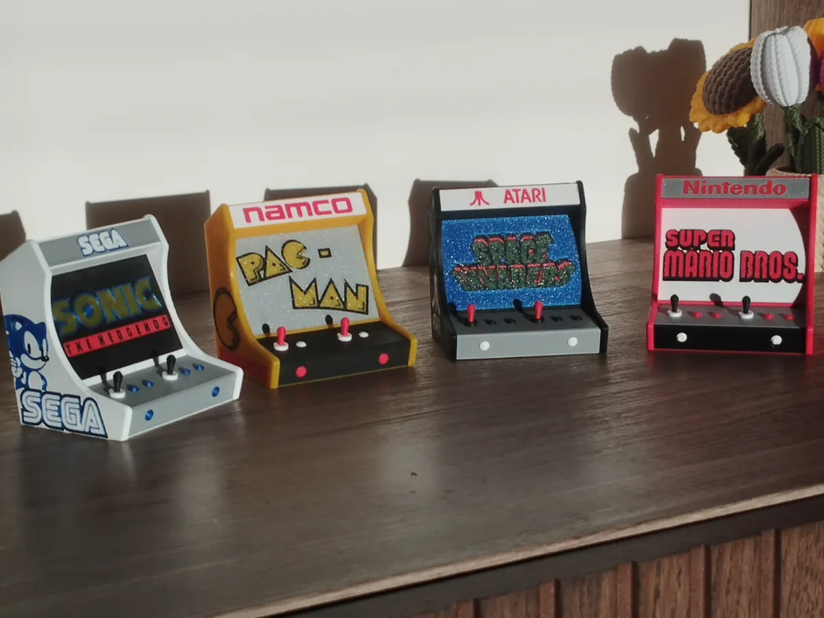 Arcade business card holder