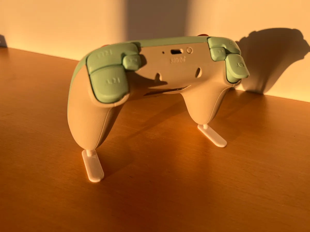 8BitDo 2C Controller - Invisible Stand, Holder, photo 3 of 4 - 8BitDo 2C Controller - Invisible Stand, Holder Toys & Games