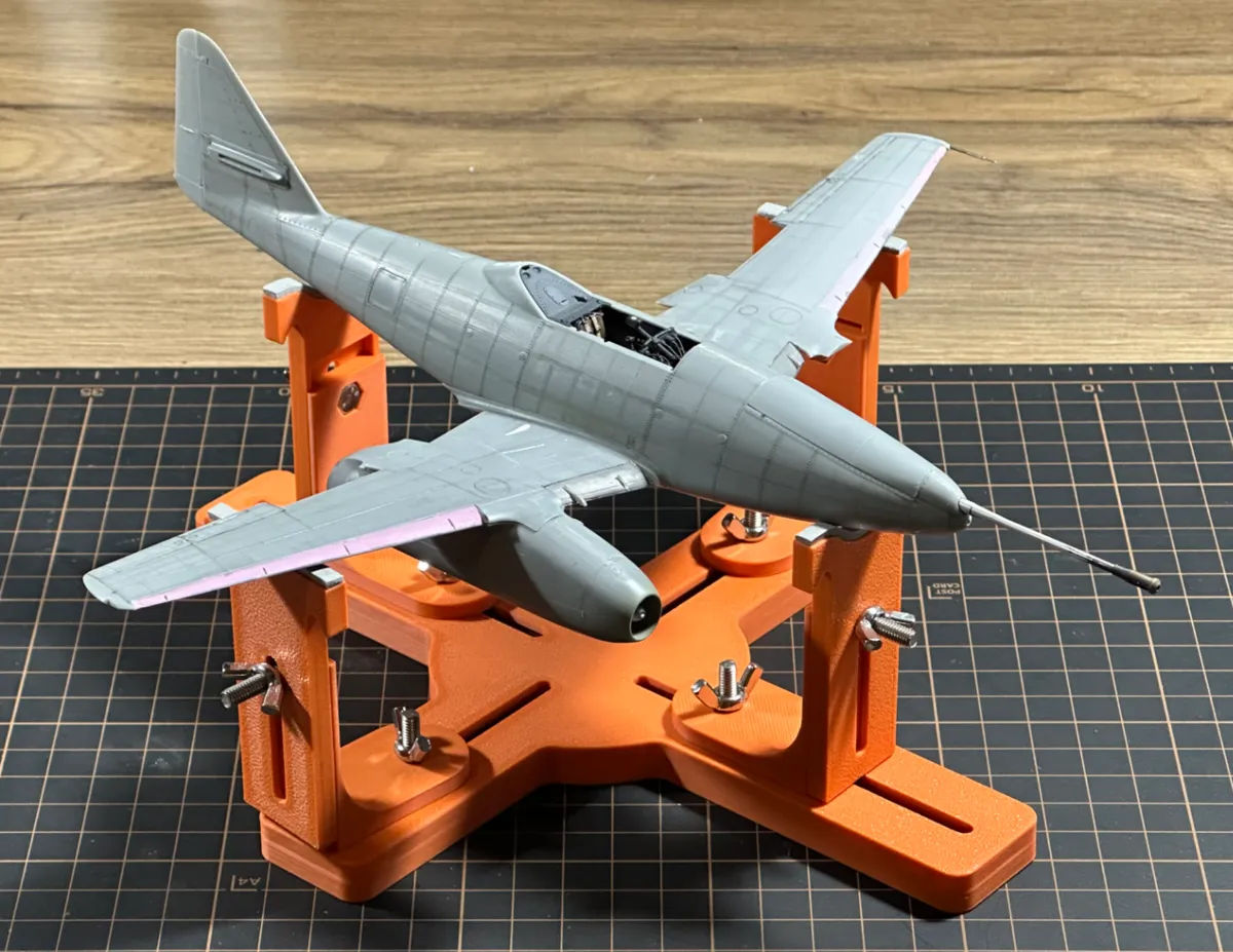 Adjustable Scale Models Painting Stand