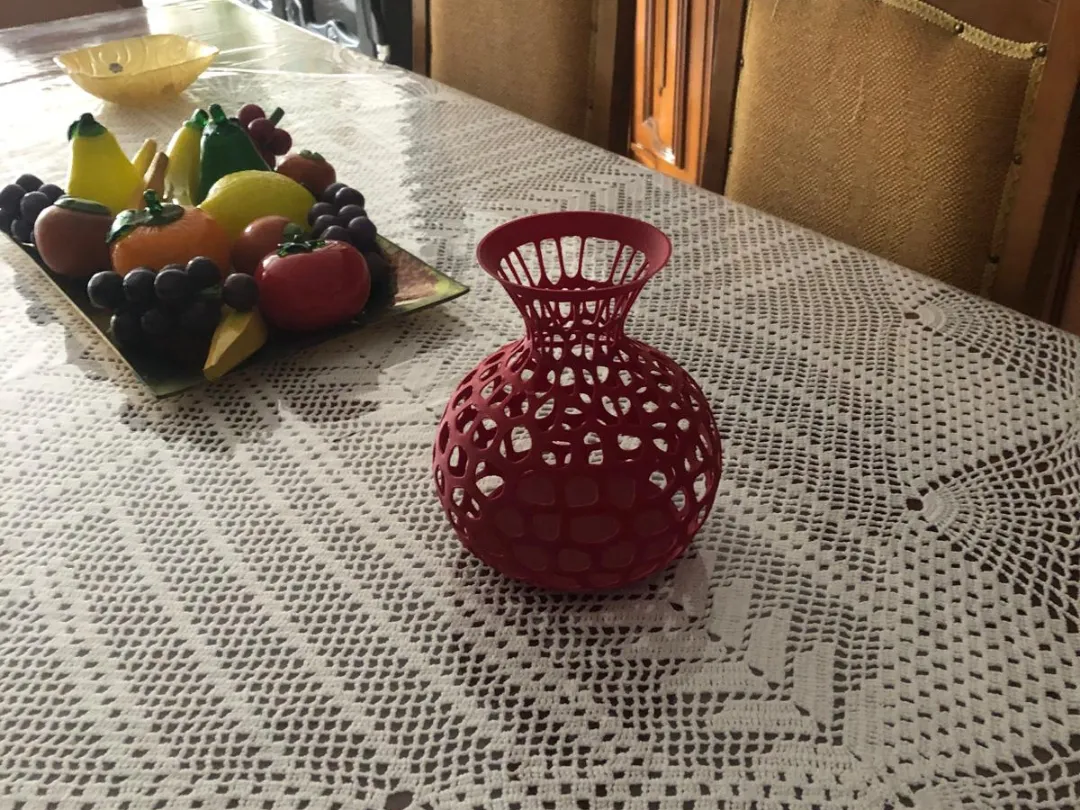 Vaso Rubino Voronoi