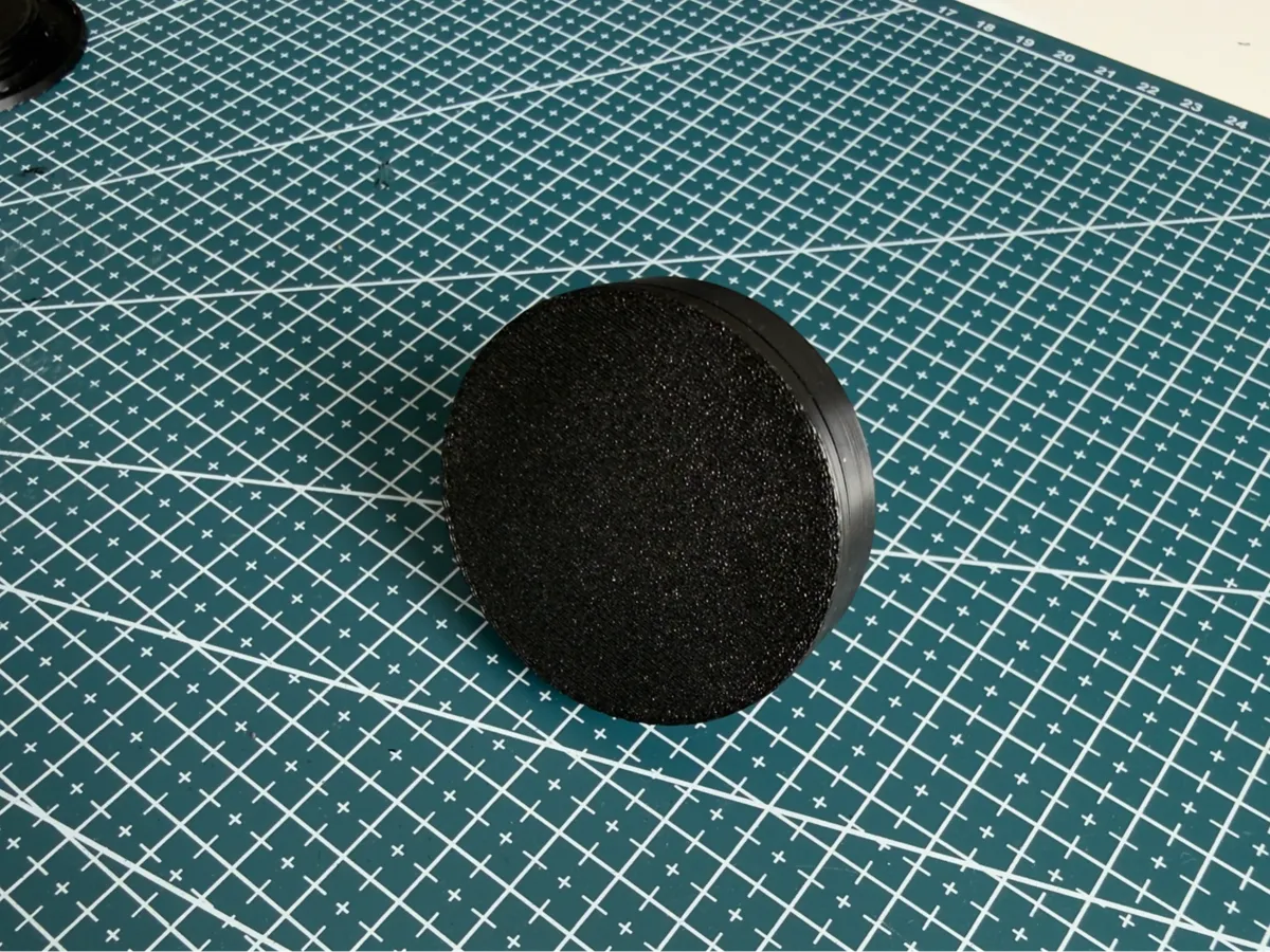 Customizable IPhone Magsafe puck