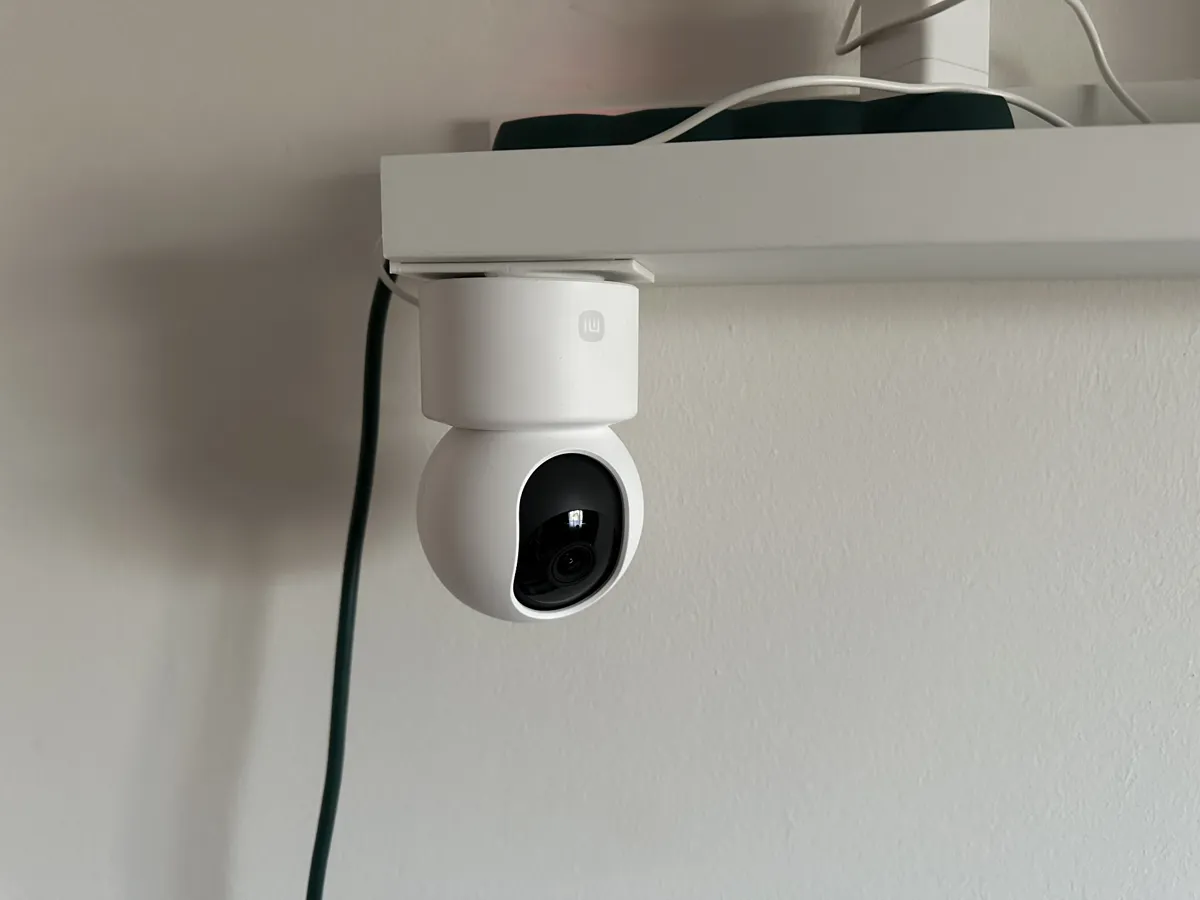 Xiaomi slide on camera holder for MOSSLANDA shelf