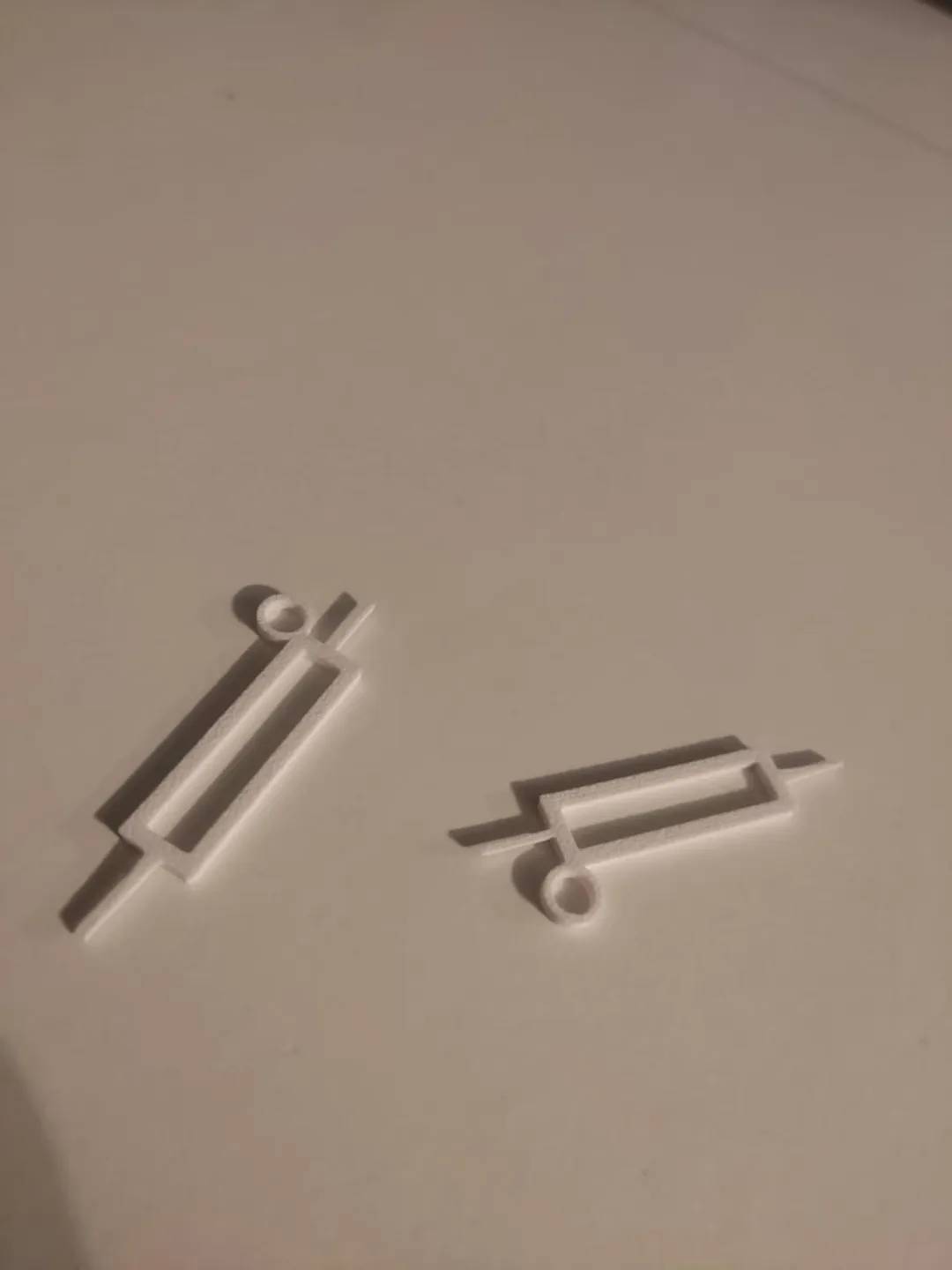 Iphone / Earpods / Mibuds / Phone cleaner keychain, photo 2 of 2 - Iphone / Earpods / Mibuds / Phone cleaner keychain Tools