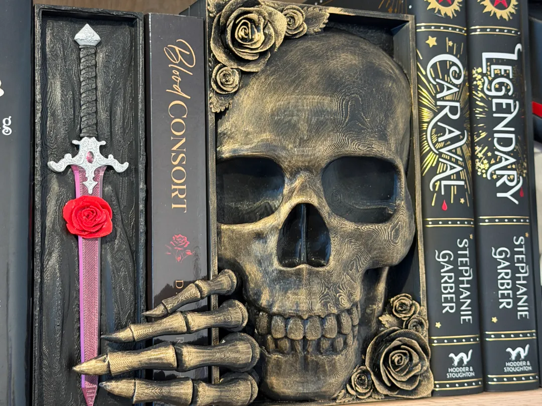 Skull BookNook with Roses (and Thorns) | 1 Color