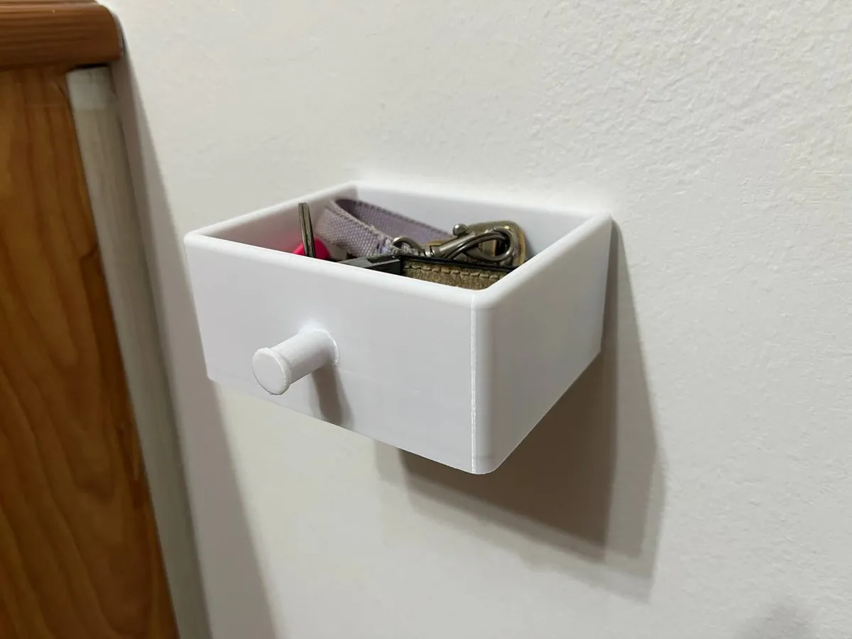Simple Key Holder with Hook, photo 4 of 4 - Simple Key Holder with Hook Tools