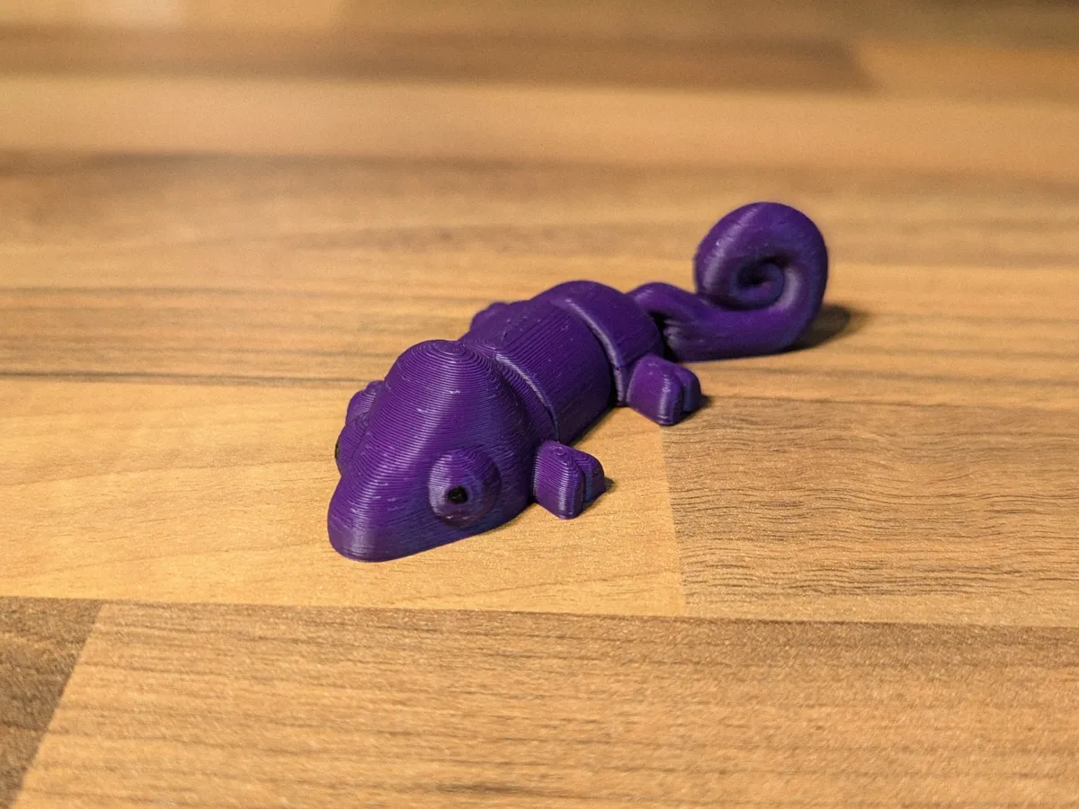 Articulated Chameleon, photo 2 of 4 - Articulated Chameleon Miniatures