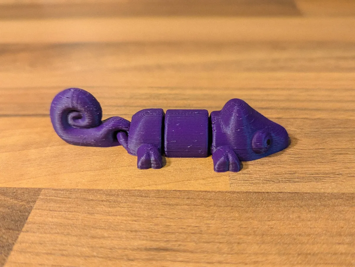 Articulated Chameleon, photo 3 of 4 - Articulated Chameleon Miniatures