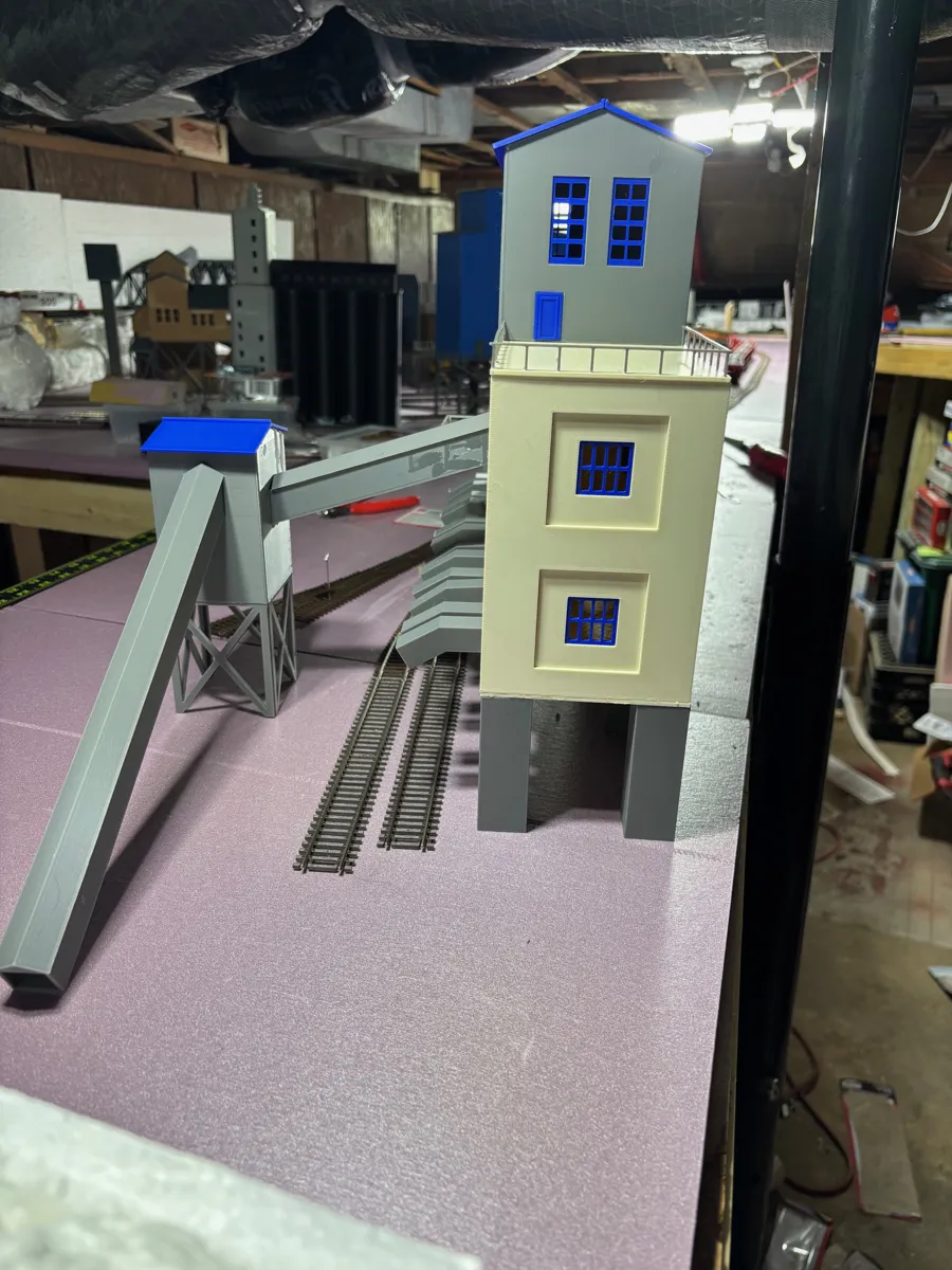 HO Scale Gravel Plant, photo 3 of 4 - HO Scale Gravel Plant Learning & STEM