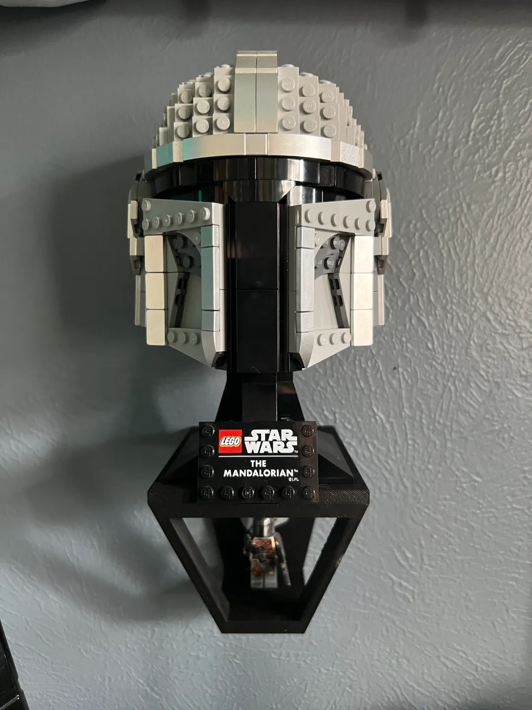 Star Wars Brick Helmet Display - Mandalorian