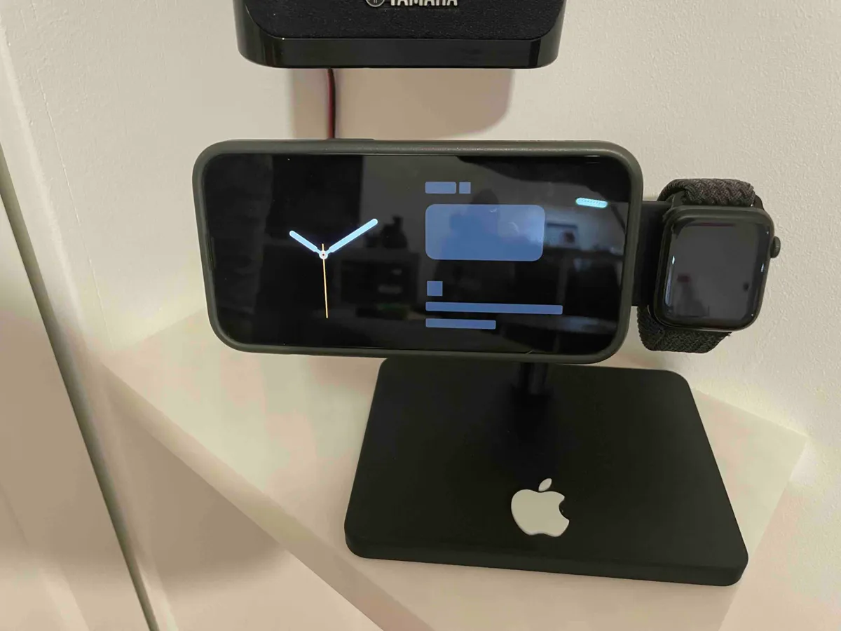 MagSafe Charger Stand for iPhone and Apple Watch, photo 3 of 4 - MagSafe Charger Stand for iPhone and Apple Watch Tools