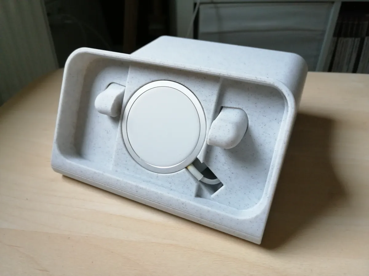 iPhone 12/13 Mini StandBy Dock, photo 3 of 4 - iPhone 12/13 Mini StandBy Dock Household