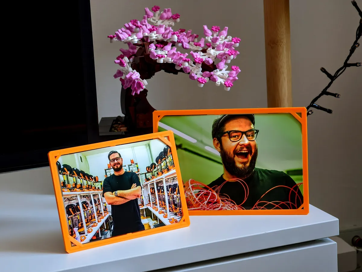 Simple photo frame