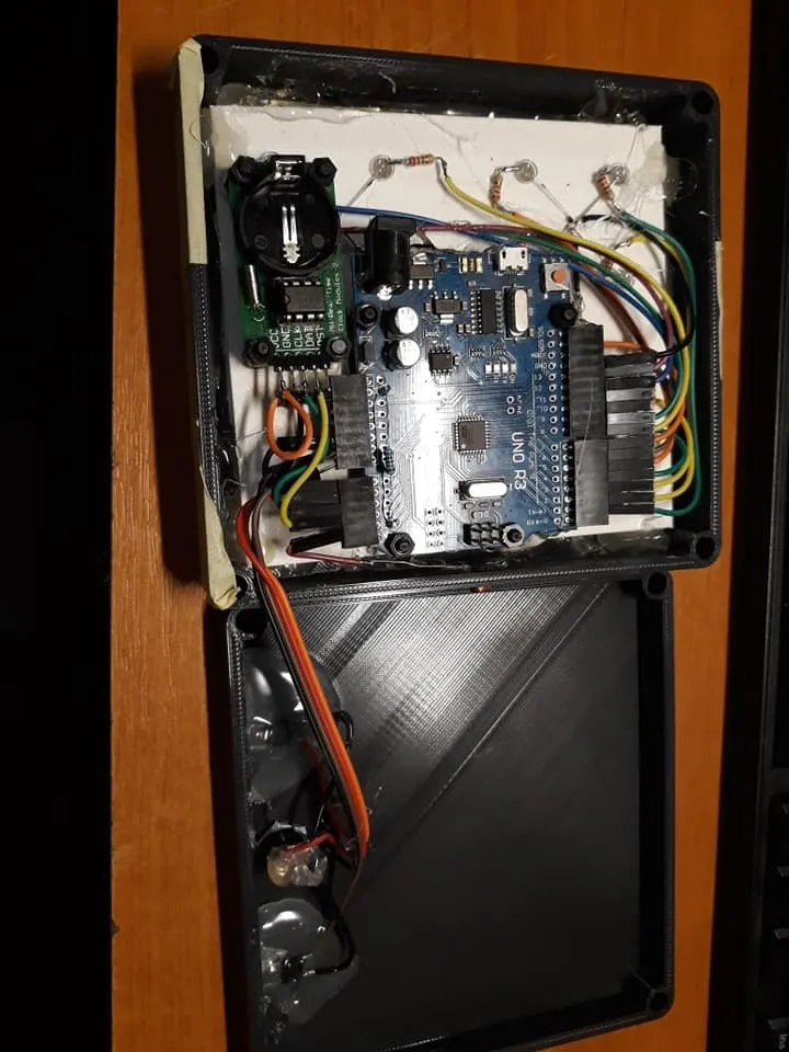 Binary clock, photo 3 of 4 - Binary clock Tools