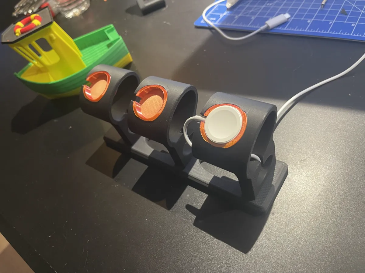 apple watch holder x3, photo 2 of 4 - apple watch holder x3 Hobby & DIY