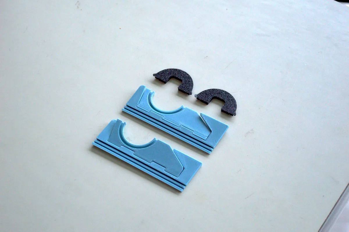 Credit Card Phone Stand Adjustable Angle, photo 4 of 4 - Credit Card Phone Stand Adjustable Angle Hobby & DIY