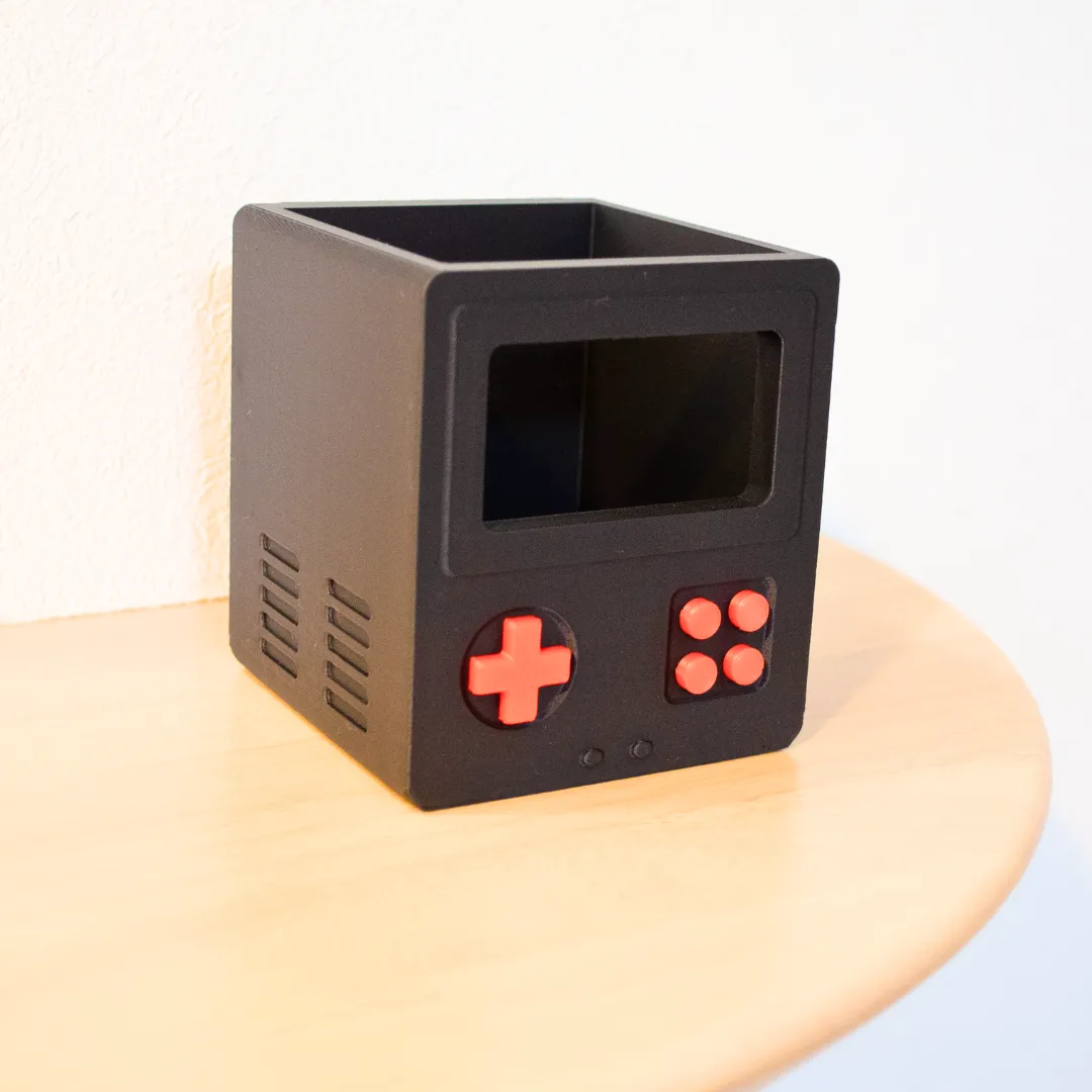 Retro game-Inspired Pen Holder, photo 2 of 3 - Retro game-Inspired Pen Holder Hobby & DIY