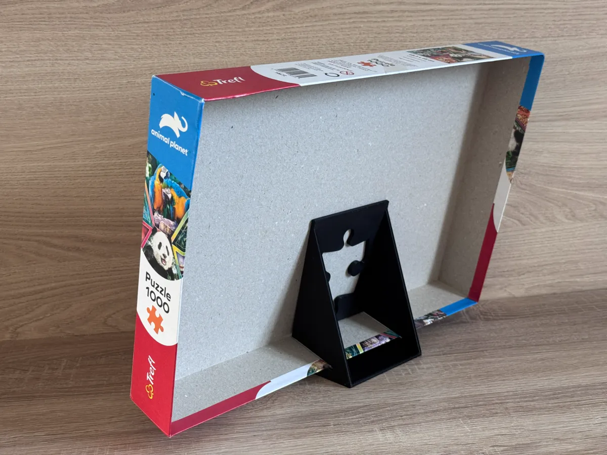 Stand for puzzle box