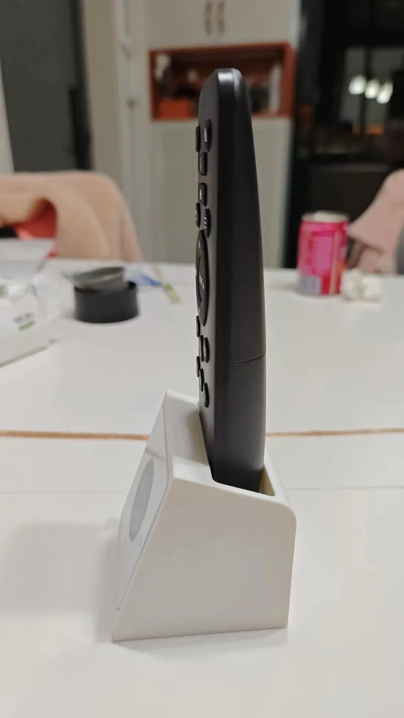 领普无线开关桌面支架，后置开槽可以放遥控器, photo 3 of 4 - 领普无线开关桌面支架，后置开槽可以放遥控器 Tools