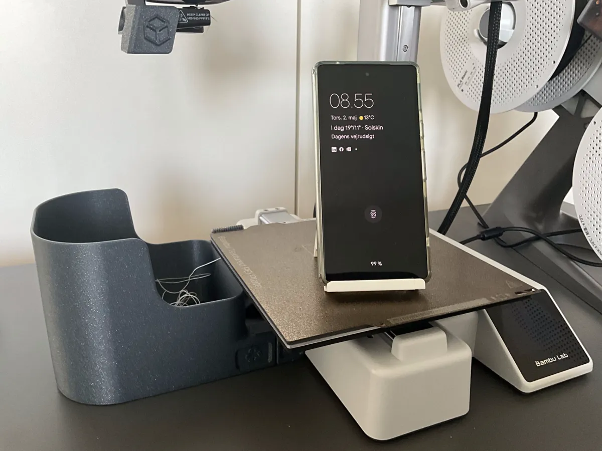 Simple Phone stand, photo 3 of 4 - Simple Phone stand Hobby & DIY