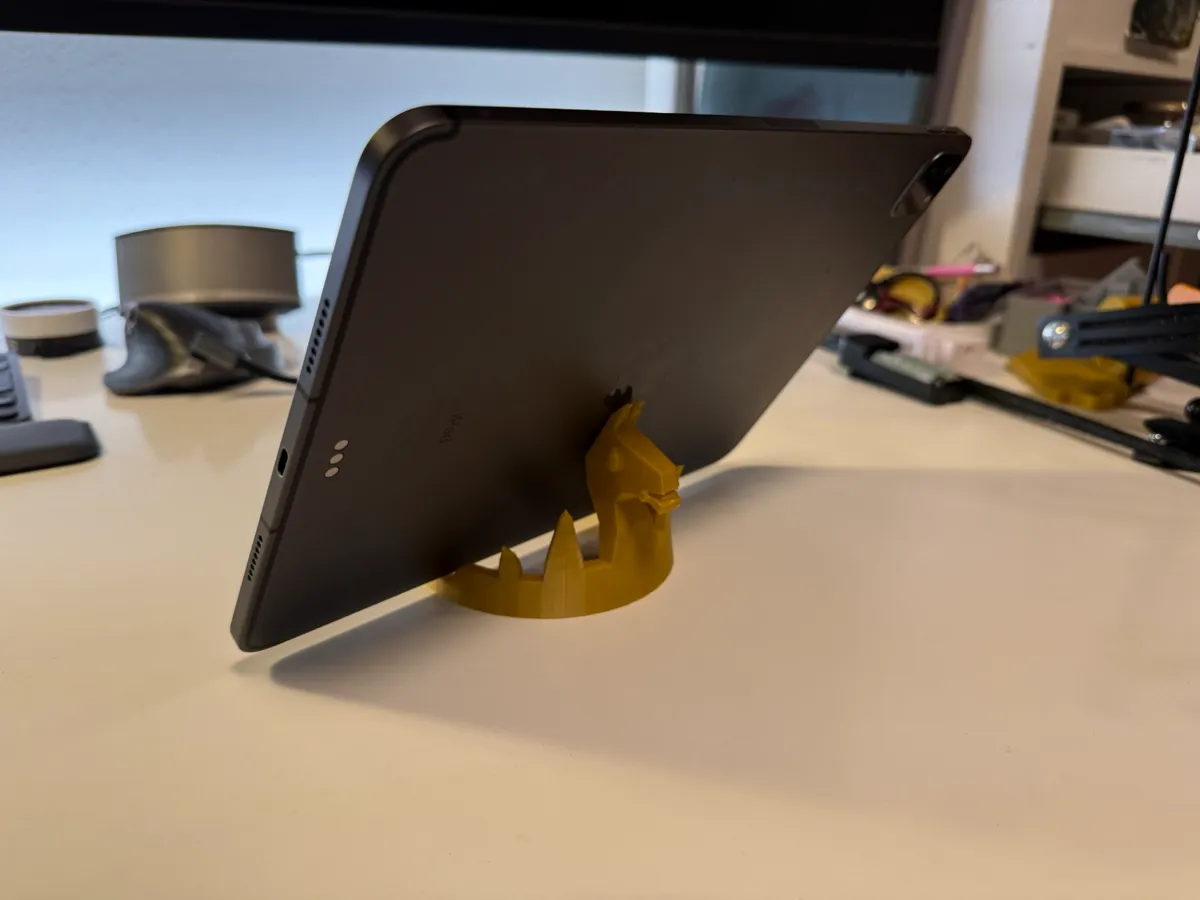 Fortnite Victory Crown Phone Stand, photo 4 of 4 - Fortnite Victory Crown Phone Stand Tools