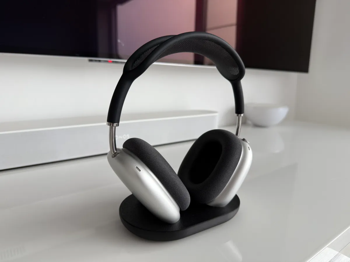 AirPods Max Stand with Sleep Mode Support, photo 2 of 4 - AirPods Max Stand with Sleep Mode Support Hobby & DIY