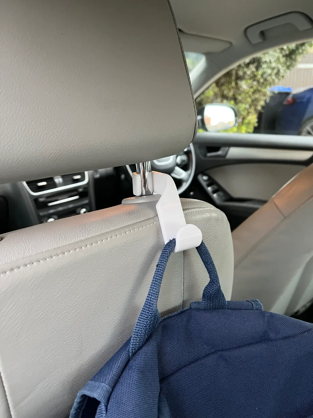 Strong modern car seat hook (kids safe), photo 3 of 3 - Strong modern car seat hook (kids safe) Storage & Organisation