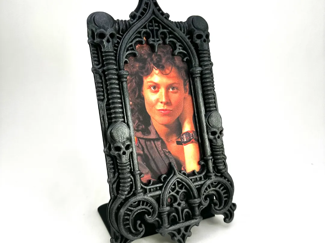 Picture or Mirror frame - 2 piece design 4x6
