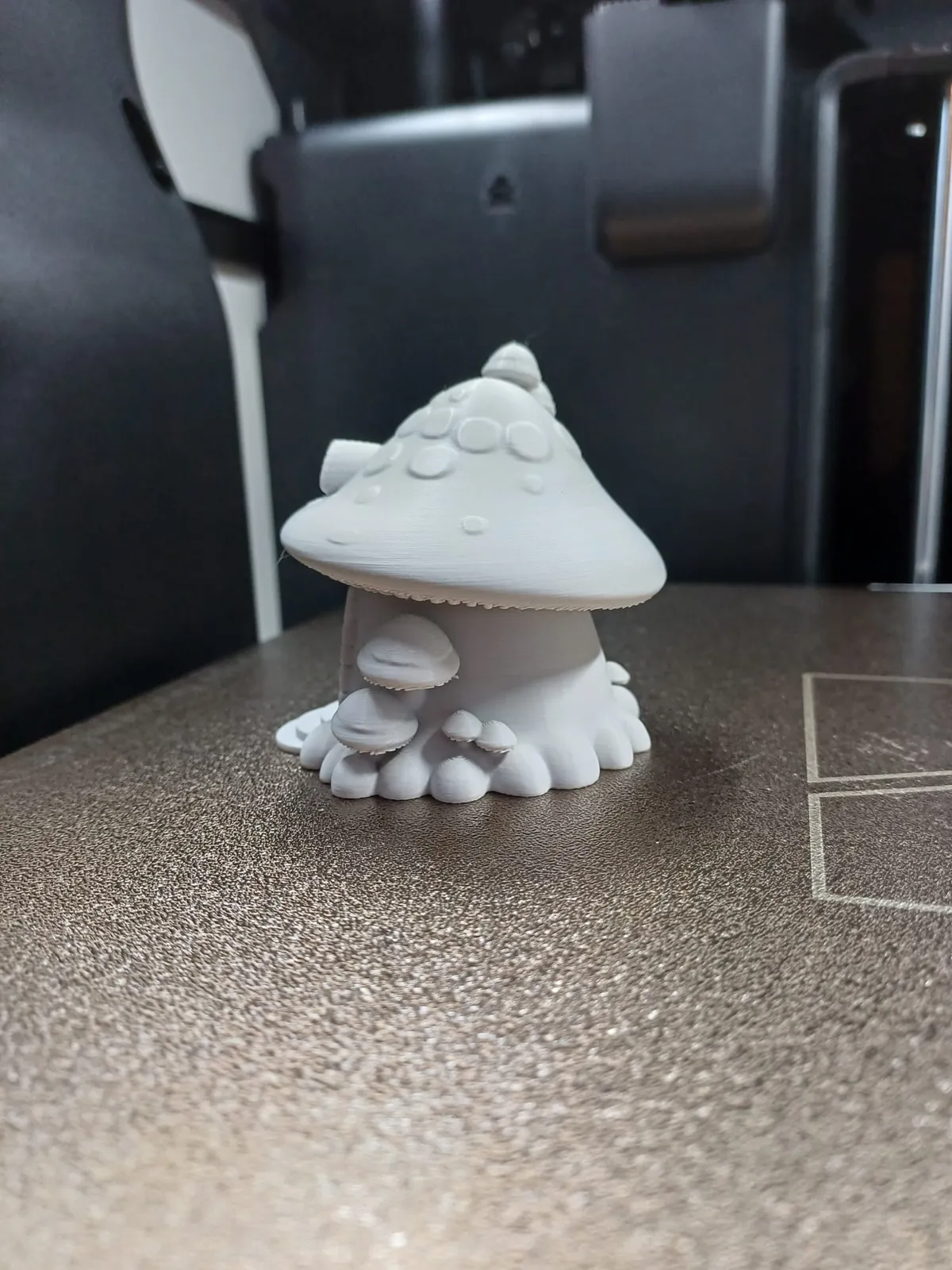 Fantasy Mushroom House, photo 3 of 4 - Fantasy Mushroom House Figurines & Collectibles